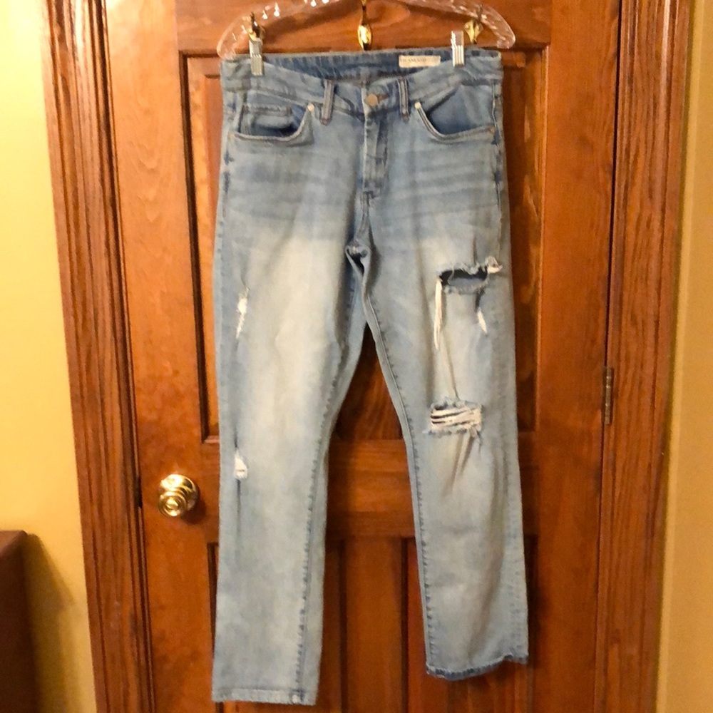 Women’s BLANKNYC Tomboy distressed jeans size 29